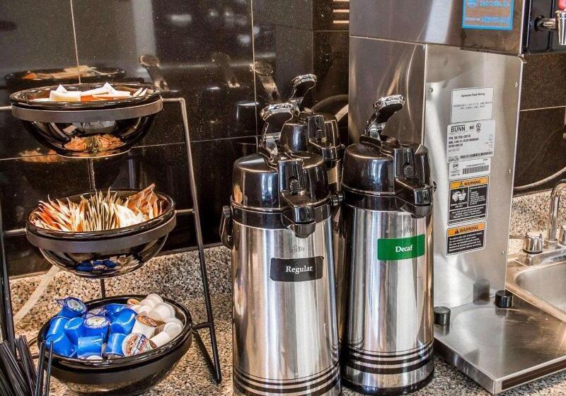 فندق Econo Lodge