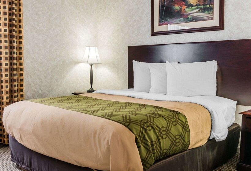 هتل Econo Lodge & Suites