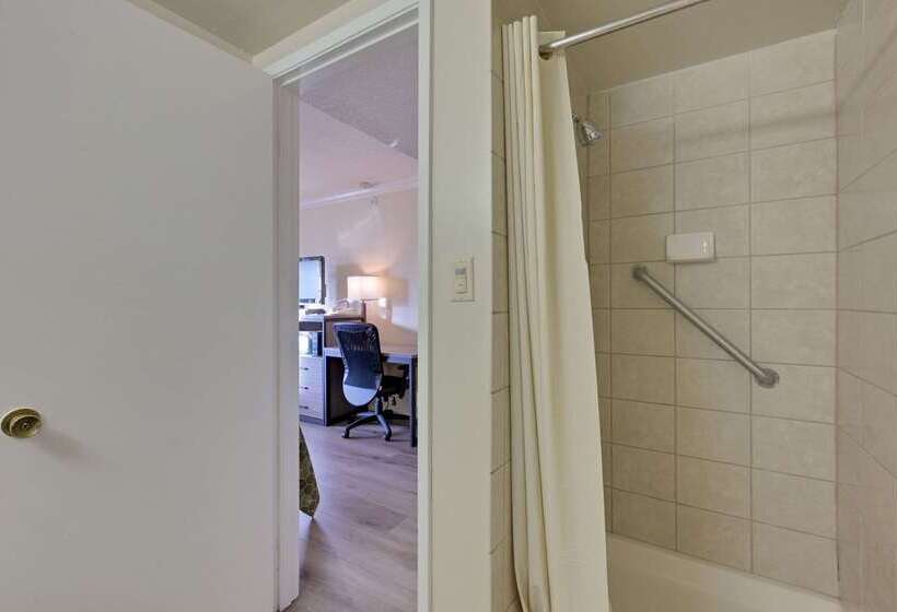 فندق Econo Lodge Woodland Near I 5