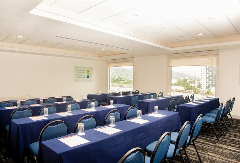 酒店 Fiesta Inn Monterrey Tecnologico