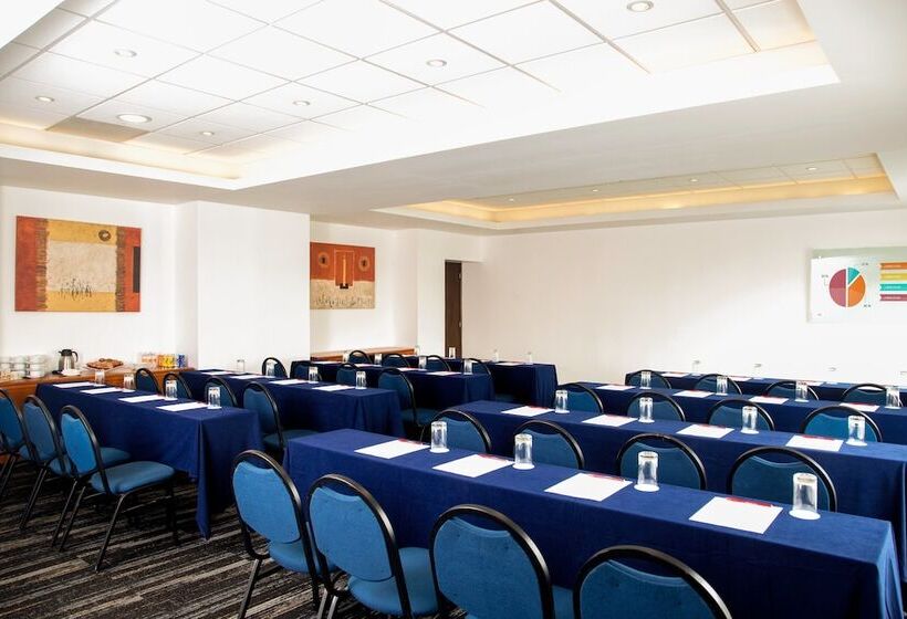 酒店 Fiesta Inn Monterrey Tecnologico