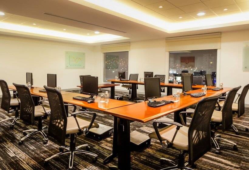 酒店 Fiesta Inn Monterrey Tecnologico