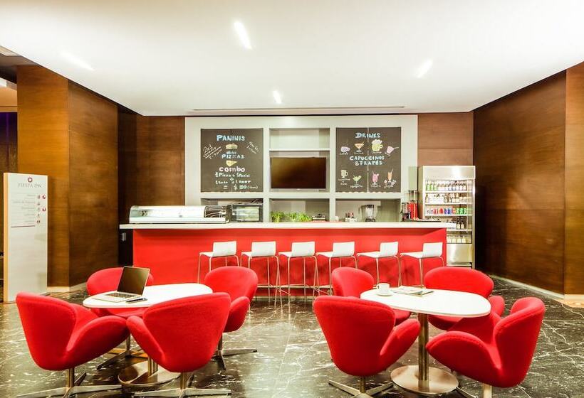 酒店 Fiesta Inn Monterrey Tecnologico