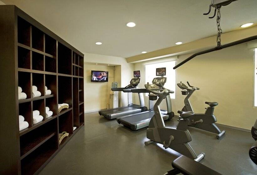 فندق Fiesta Inn Tepic