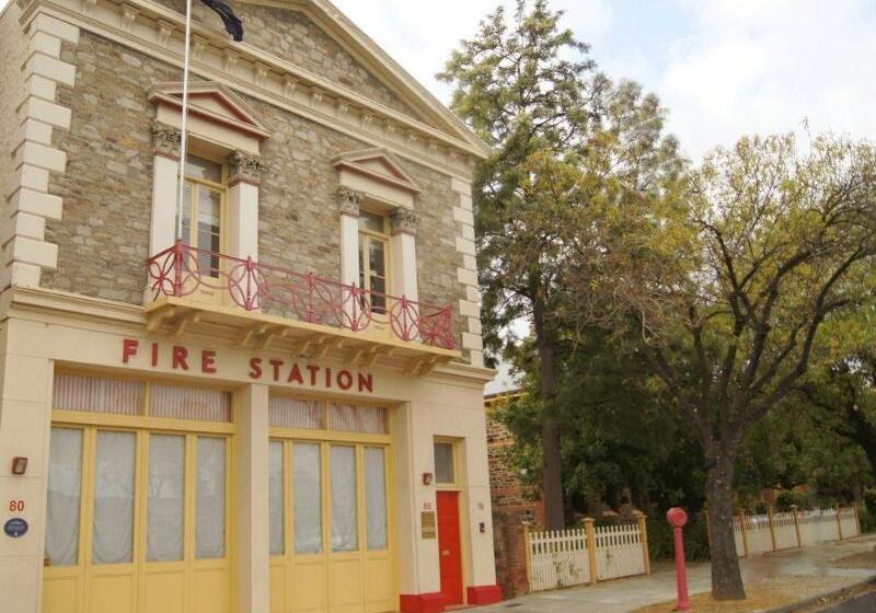 Отель Fire Station Inn