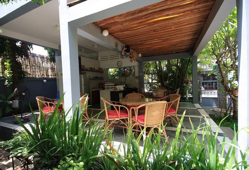 בית מלון כפרי Frangipani Villa 60s