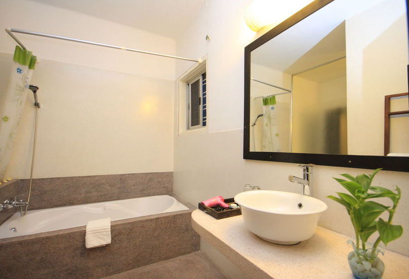 Отель Frangipani Villa 60s