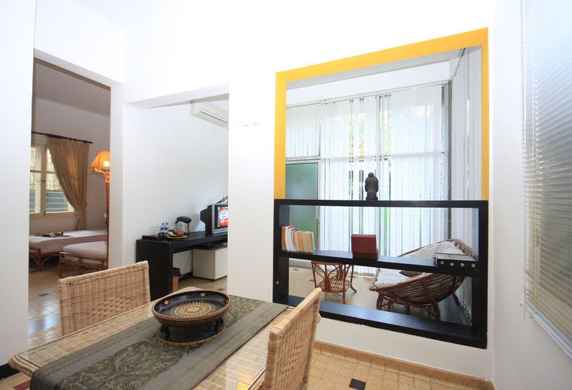 Отель Frangipani Villa 60s