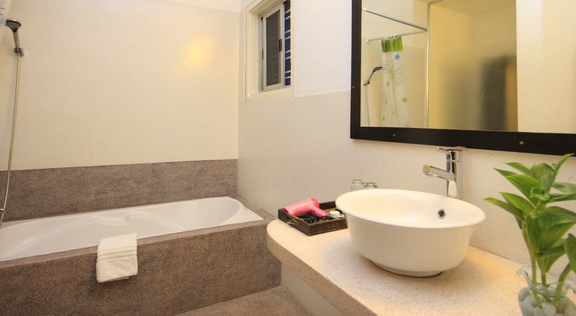 בית מלון כפרי Frangipani Villa 60s