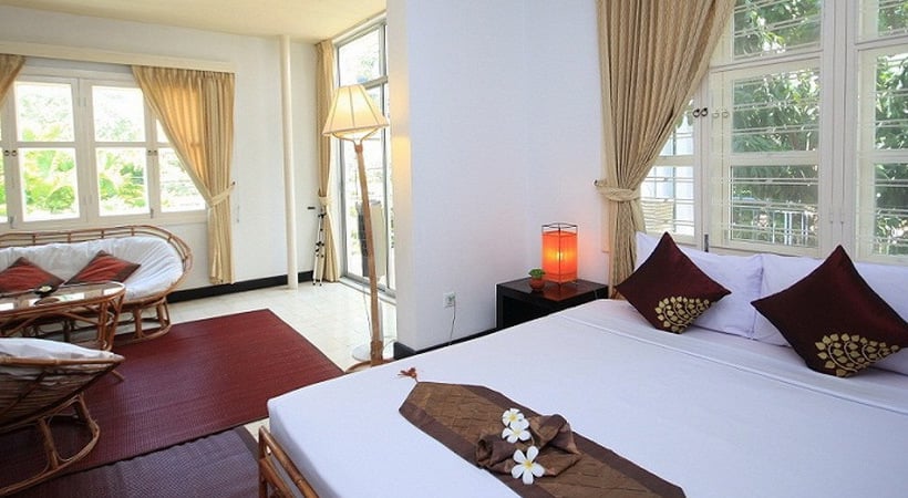 בית מלון כפרי Frangipani Villa 60s