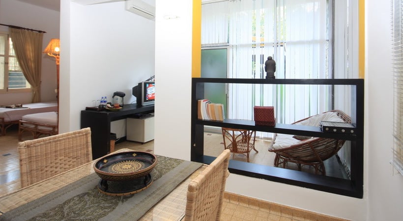 בית מלון כפרי Frangipani Villa 60s