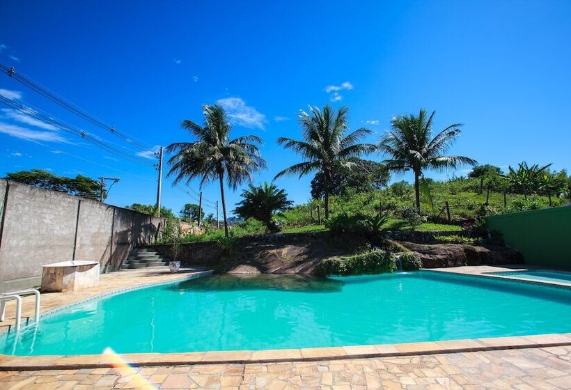 ホテル Guarapousada