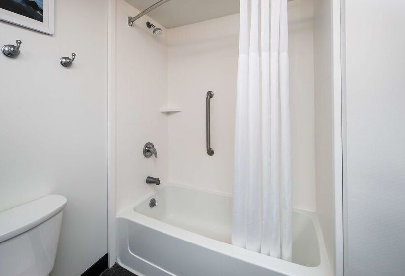 فندق Hampton Inn & Suites Navarre