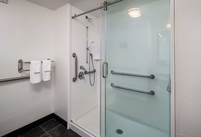 فندق Hampton Inn & Suites Navarre