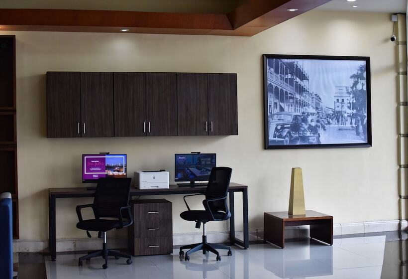 فندق Hampton Inn By Hilton Tampico Zona Dorada