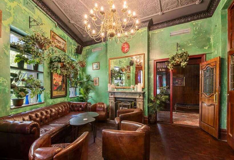 Harry, Ascend Hotel Collection