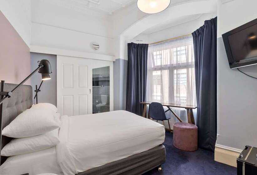 Harry, Ascend Hotel Collection