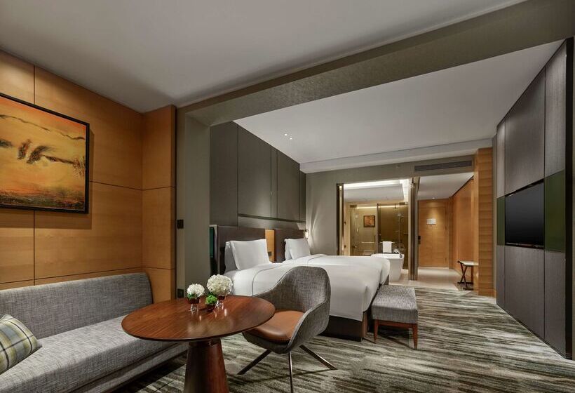 هتل Hilton Shanghai Hongqiao