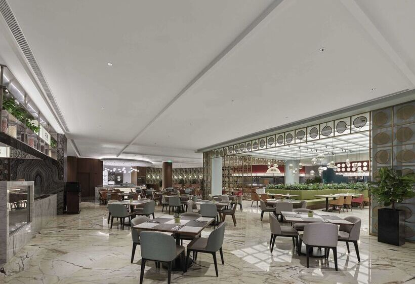 هتل Hilton Shanghai Hongqiao