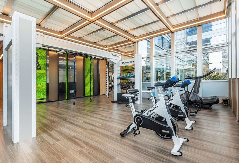 هتل Hilton Shanghai Hongqiao