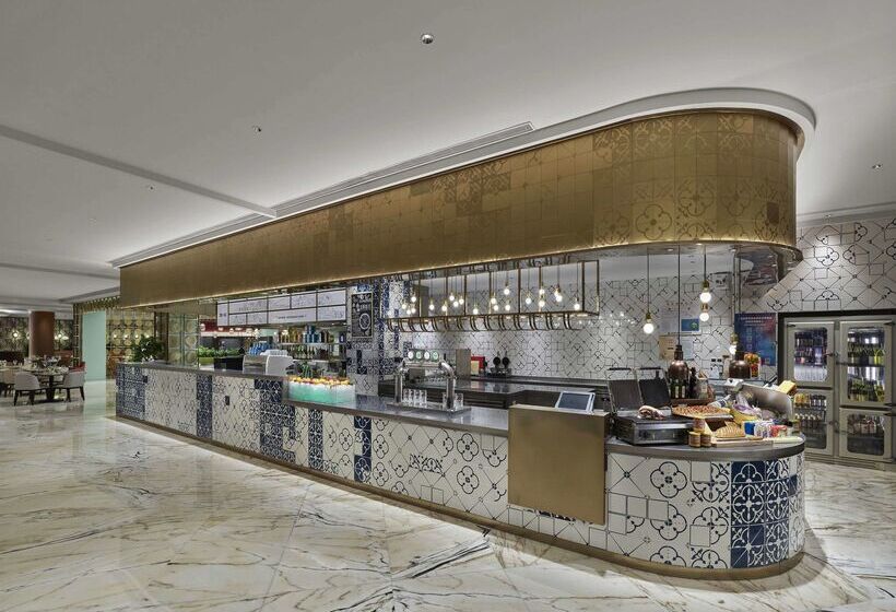 هتل Hilton Shanghai Hongqiao