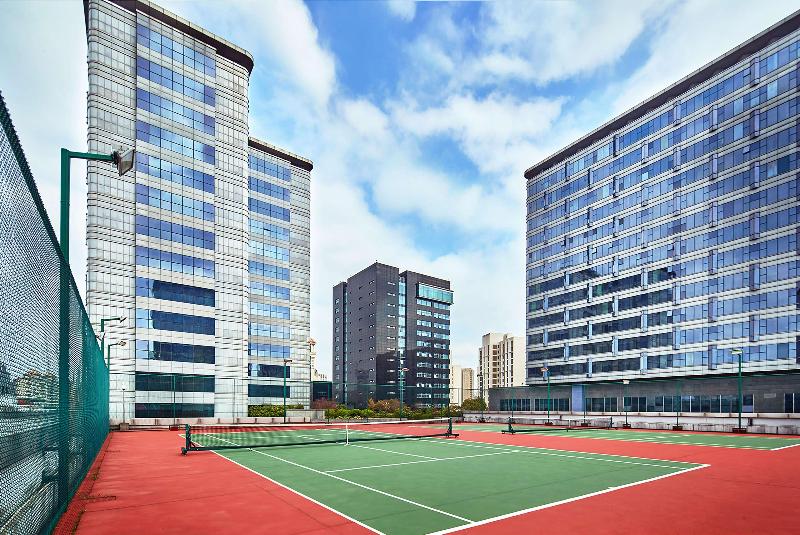 هتل Hilton Shanghai Hongqiao