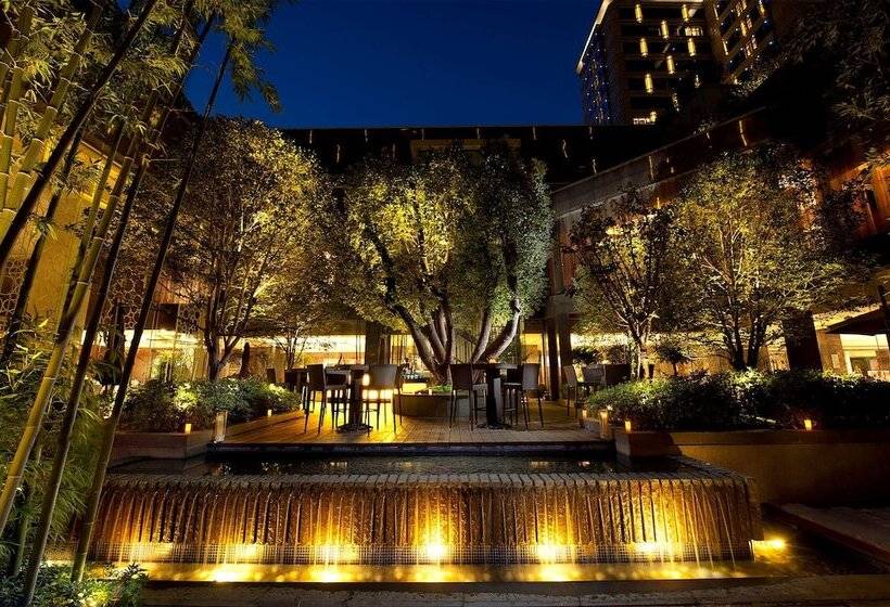 هتل Hilton Shanghai Hongqiao