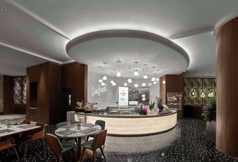 هتل Hilton Shanghai Hongqiao