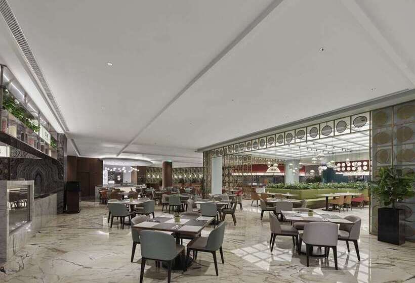 هتل Hilton Shanghai Hongqiao