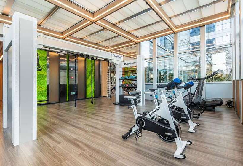 هتل Hilton Shanghai Hongqiao