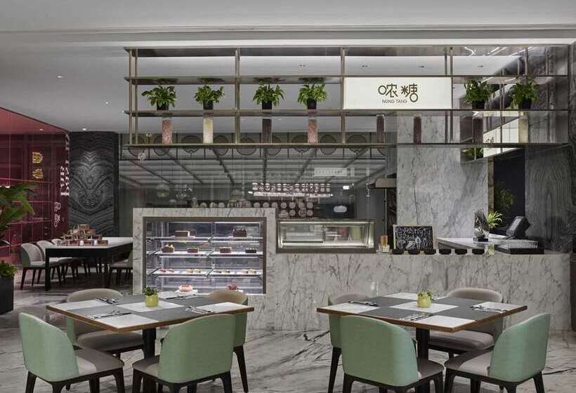 هتل Hilton Shanghai Hongqiao