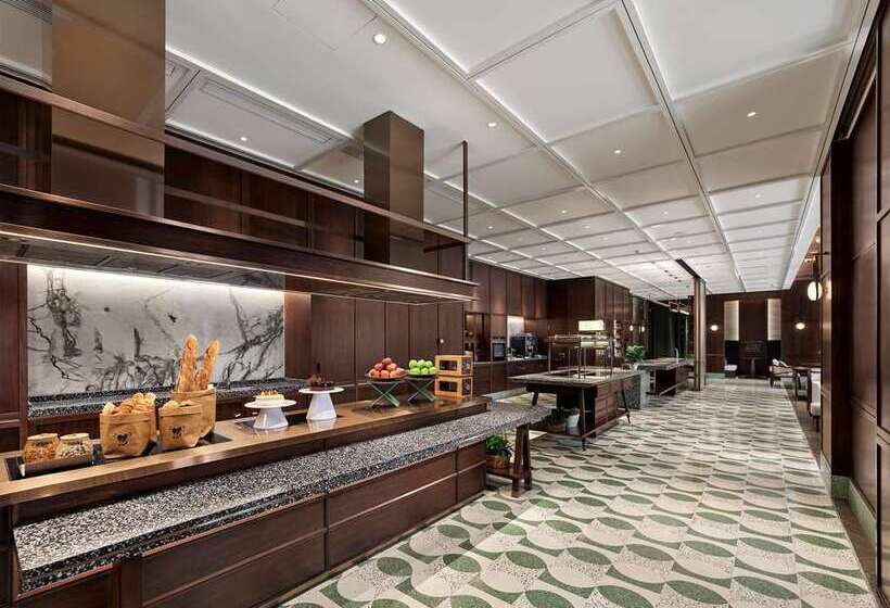 هتل Hilton Shanghai Hongqiao
