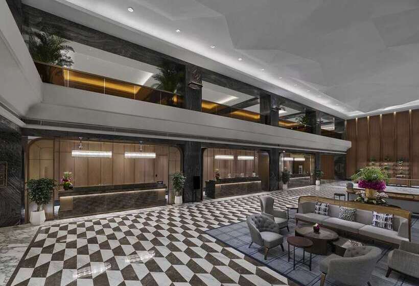 هتل Hilton Shanghai Hongqiao