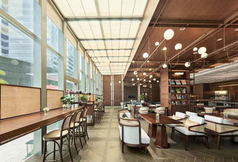 هتل Hilton Shanghai Hongqiao