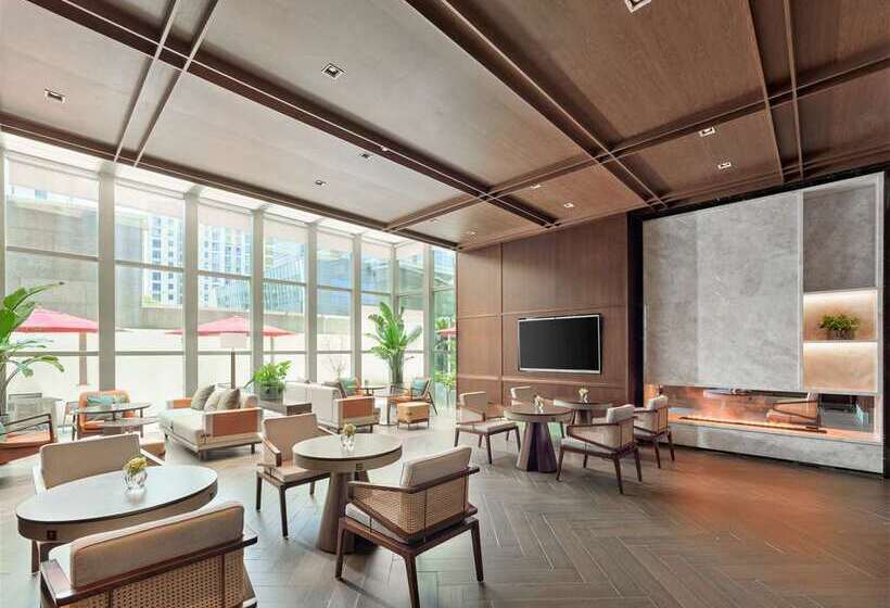 هتل Hilton Shanghai Hongqiao
