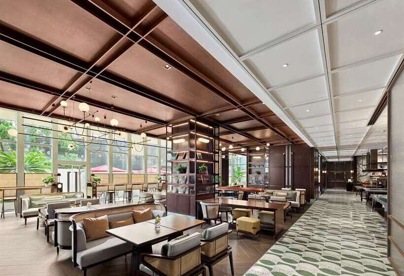 هتل Hilton Shanghai Hongqiao