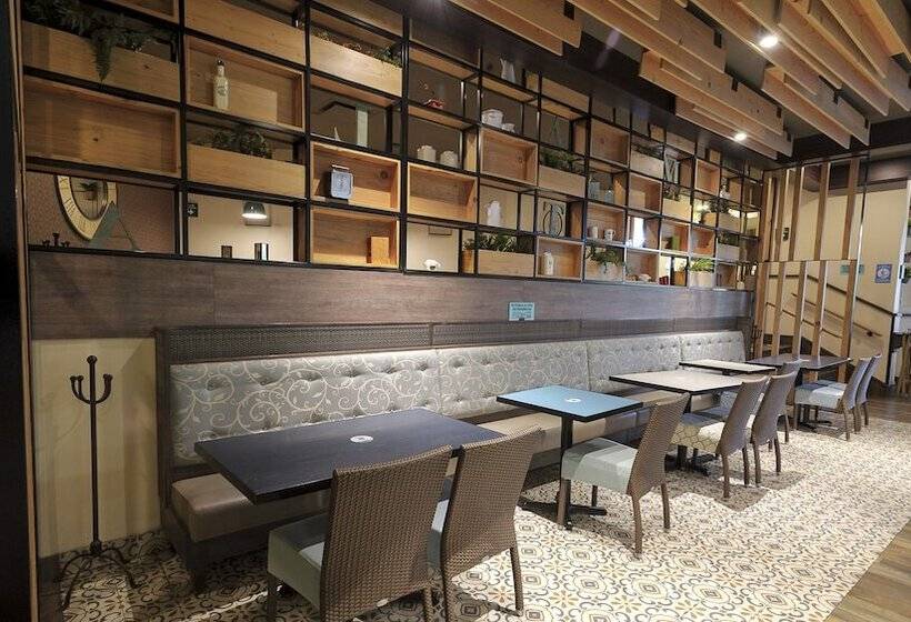 Holiday Inn Hotel & Suites Medica Sur By Ihg