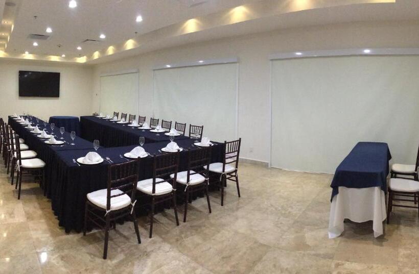 هتل Holiday Inn Campeche, An Ihg