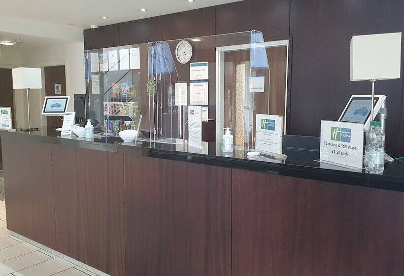 호텔 Holiday Inn Express Cambridge Duxford M11 Jct 10, An Ihg