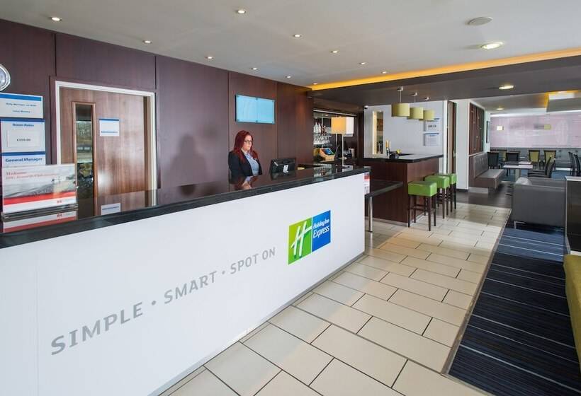 호텔 Holiday Inn Express Cambridge Duxford M11 Jct 10, An Ihg
