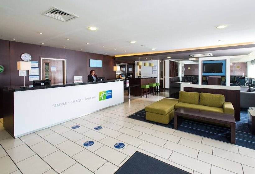 호텔 Holiday Inn Express Cambridge Duxford M11 Jct 10, An Ihg