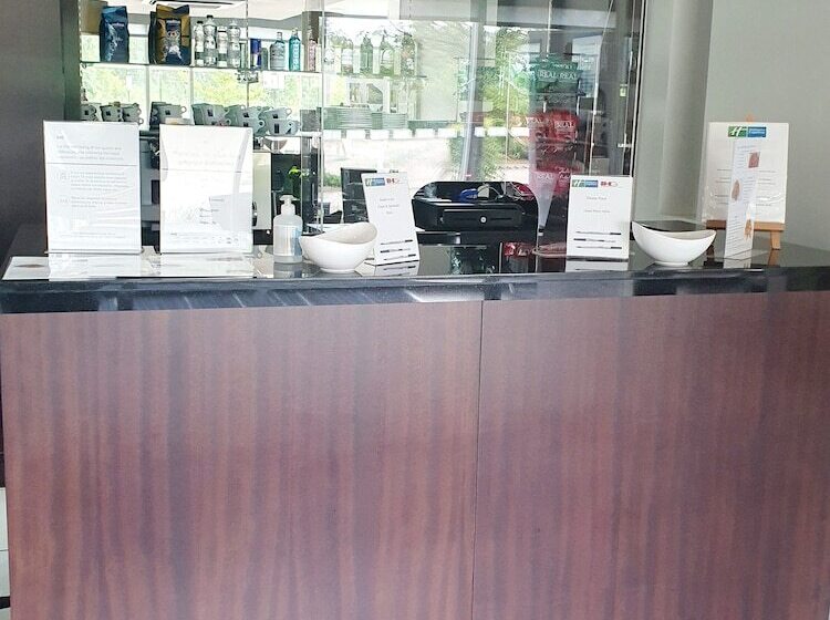 호텔 Holiday Inn Express Cambridge Duxford M11 Jct 10, An Ihg