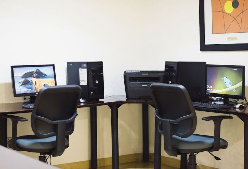 فندق Holiday Inn Express Nuevo Laredo, An Ihg