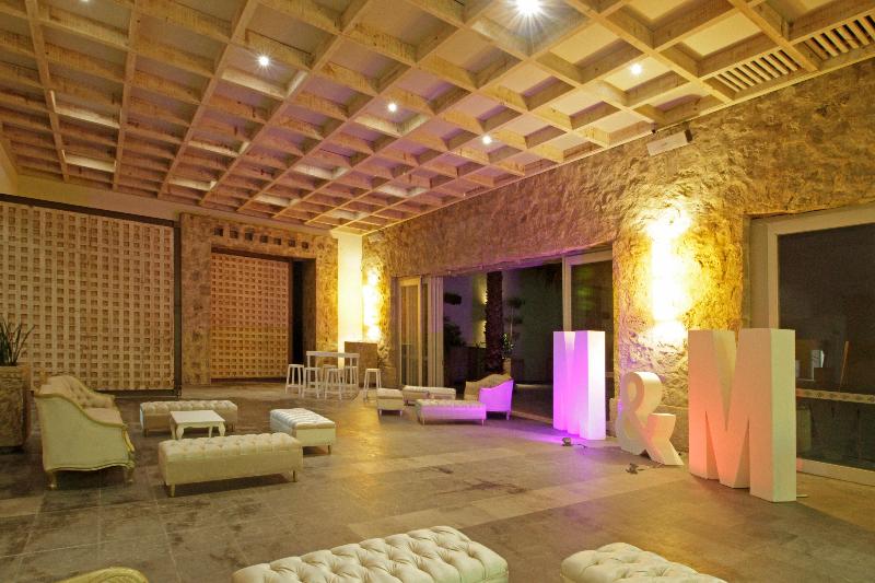 Отель Holiday Inn Express & Suites Irapuato