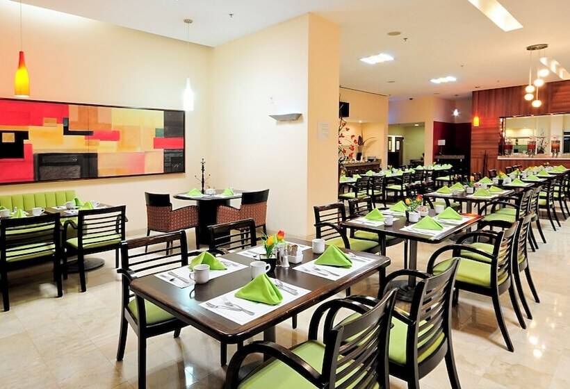 בית מלון כפרי Holiday Inn Uruapan, An Ihg