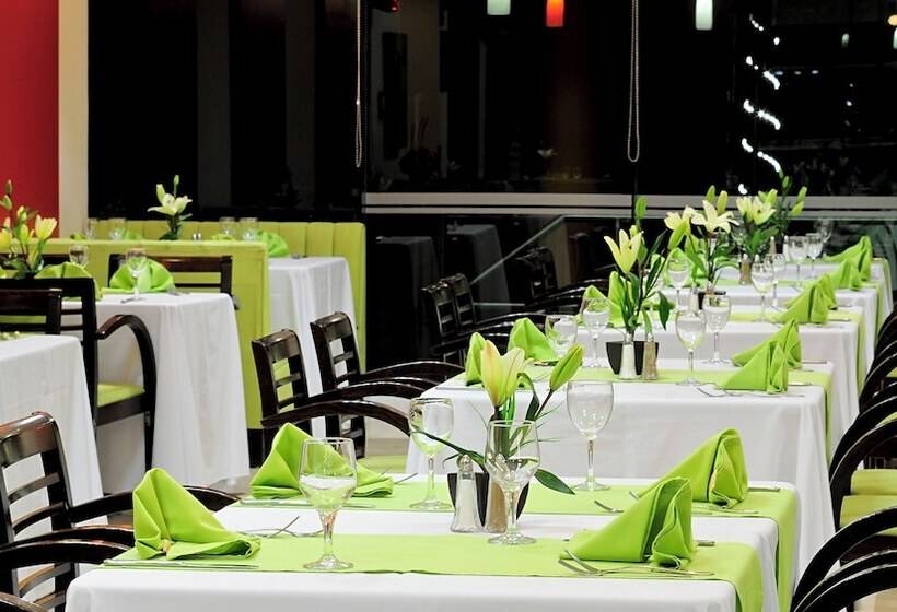 בית מלון כפרי Holiday Inn Uruapan, An Ihg