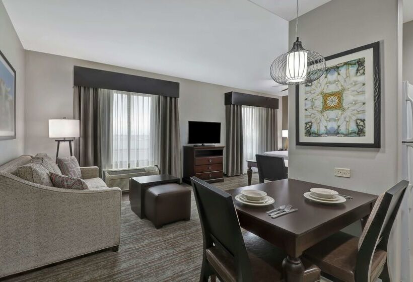 هتل Homewood Suites By Hilton Mcallen