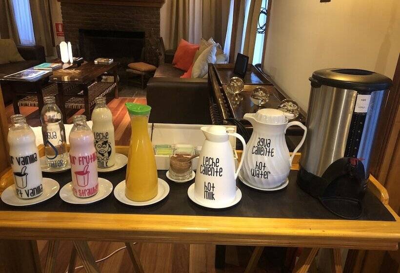 ホテル Hosteria Senderos