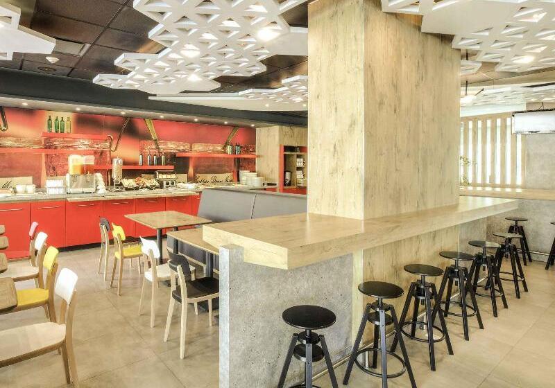 ホテル Ibis Guadalajara Expo