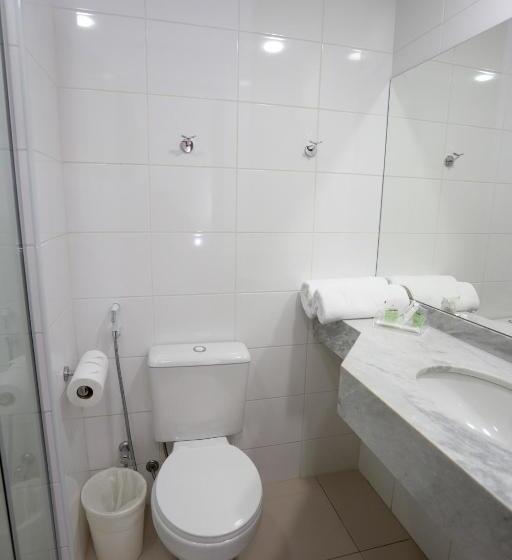 ホテル Golden Tower Express Araraquara By Fênix Hotéis